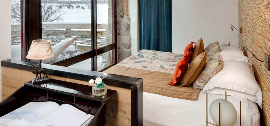 A room with its own terrace, to enjoy the highland fully. To complete with a thala-source for an unforgettable moment?